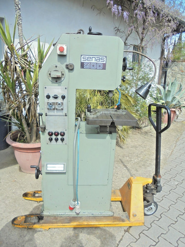 Segatrice nastro verticale - a,